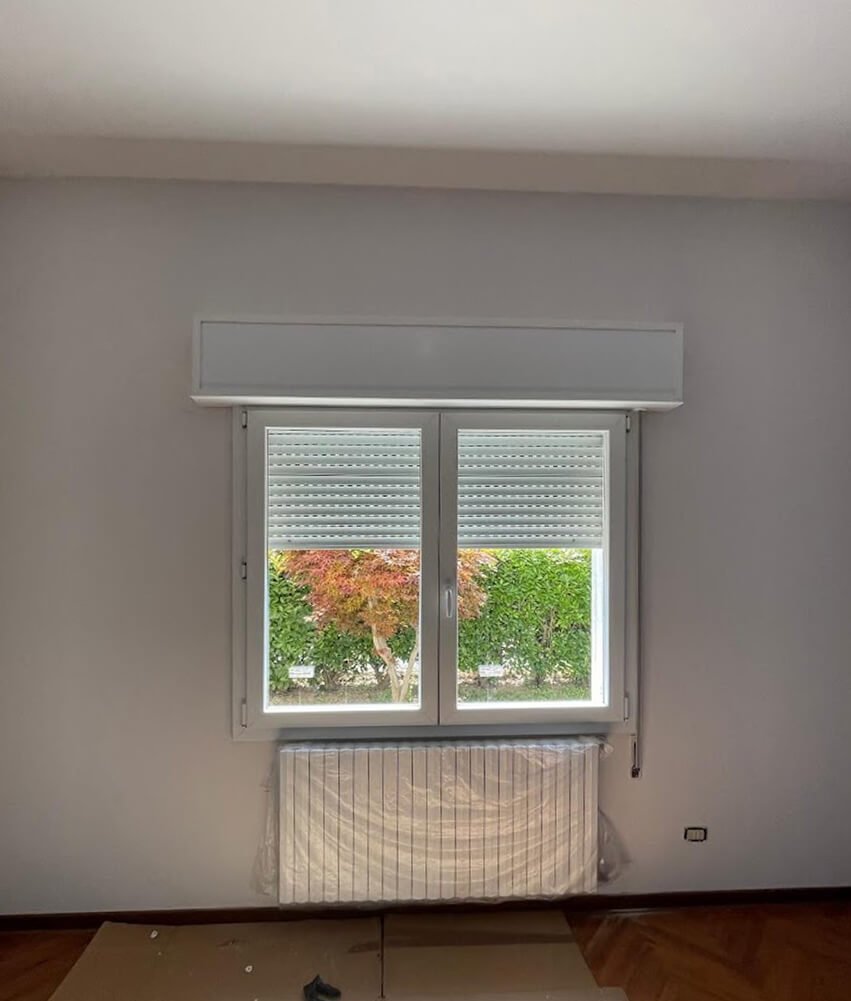 Serramento in PVC con cassonetto termico e tapparella